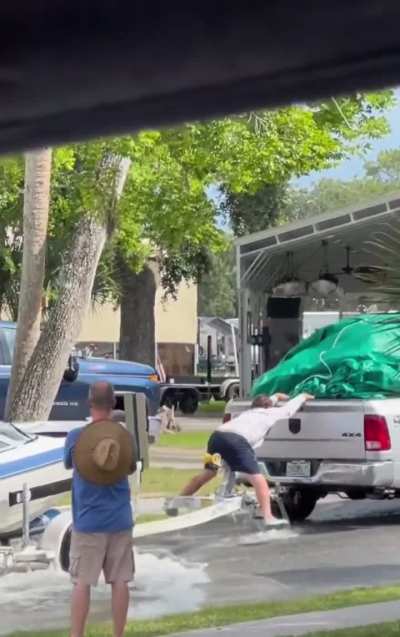 This man honestly thought it’d be a good idea to hold a boat to the trailer. RIP his balls