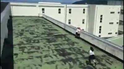 Japanese girl parkour like a boss