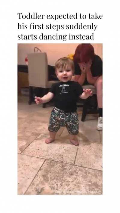 Toddler's first steps turn into dancing