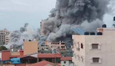 IDF hitting a 14-storey building in Gaza