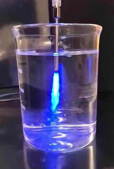 Injecting luminol into a solution containing 10% bleach