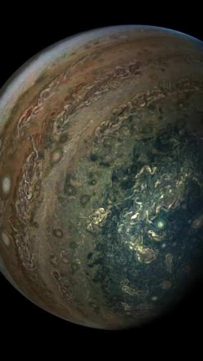 Jupiter flyby footage from NASA's Juno probe