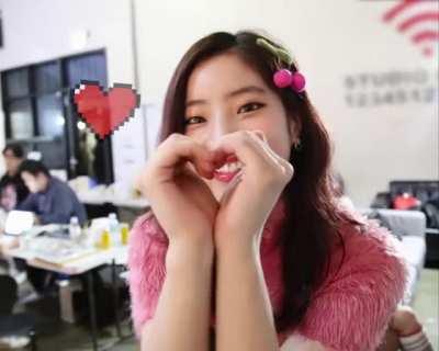 Dahyun Heart Shaker