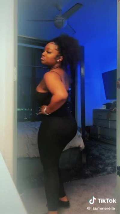 _summerella_ (@_summerella_) her thick azz