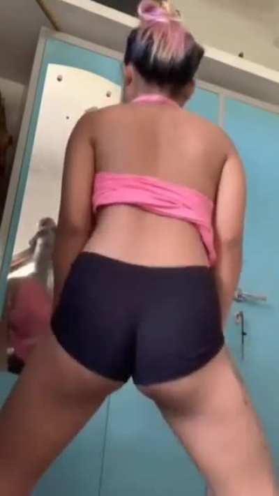 Twerking 4