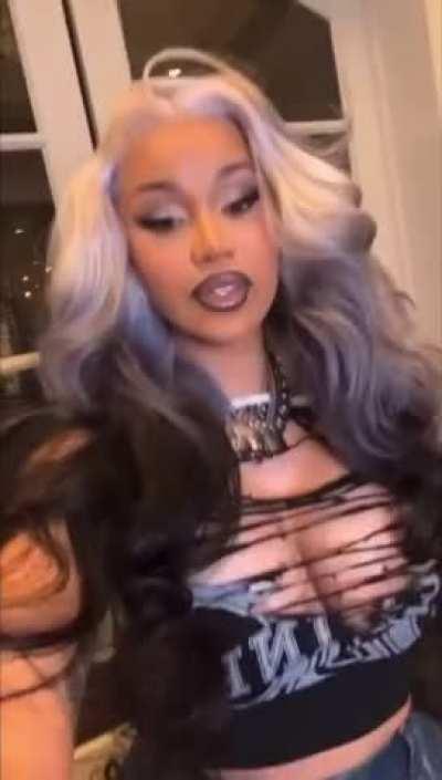 Cardi B Nipslip