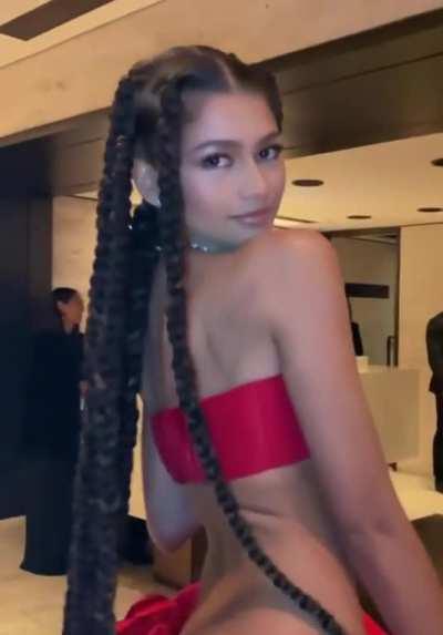 Z in Red at the CFDA Awards, November 2021