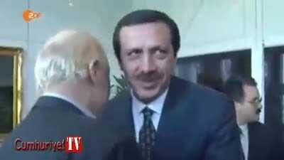 Recep Tayyip Erdoğan belediye başkanlığı zamanında bir misafirini ağırlıyor