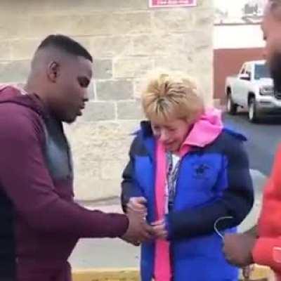 Two brothers see a woman paying for gas with pennies, and give her money from their pockets. They had no idea that her husband had just died and she was struggling.