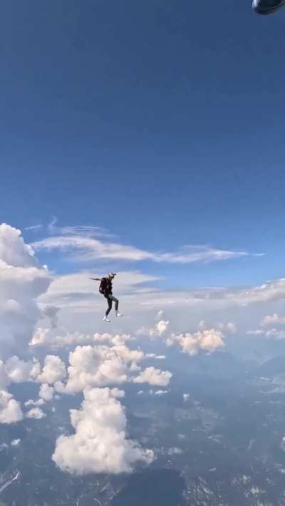 Impressive Sky Walking Moves