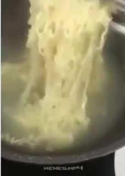 Deep fried noodles