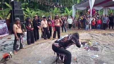 I know this is considered black magic and practiced by some Pencak Silat practitioners, but can anyone explain the history of it and how they tolerate the pain?