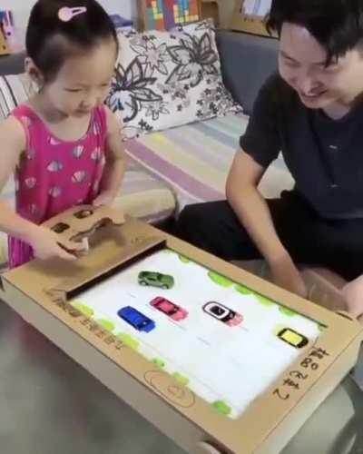 This dad made this game from cardboard for his daughter