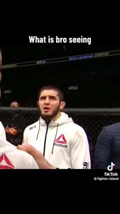 Islam Makhachev is seeing ghosts