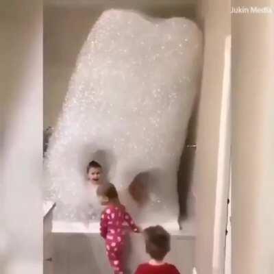 Leaving dad in charge at bath time