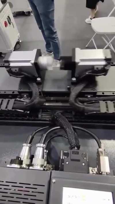 That is one awesome display of CNC synchronization
