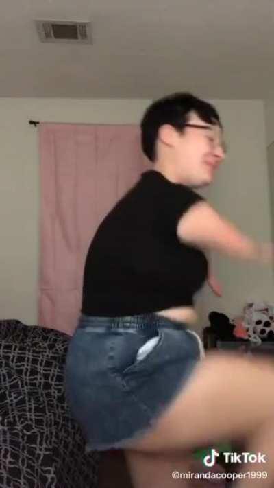 Analvia dancing on top of her dead adc after she walled him in the baron pit and getting him killed