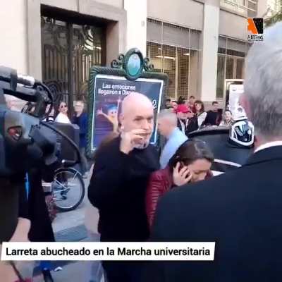 Larreta abucheado en la marcha