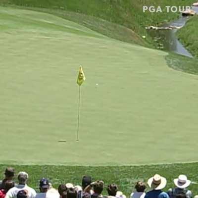 This 2-iron from 274 yards reminds us how special Tiger can be at Muirfield. 21 years later and we get to look forward to more of this tomorrow.