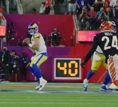 Stafford's no-look pass to Kupp in the Super Bowl