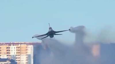 Turkish demo team pilot making his F-16 twerk via @AbdNav2K2 on twitter [video]