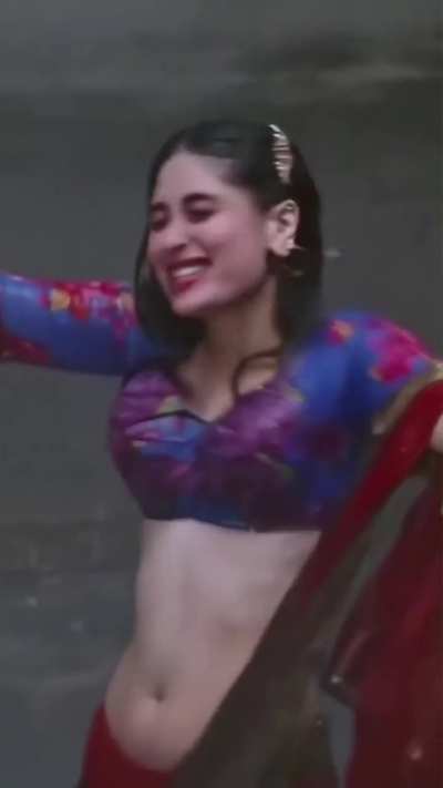 KareenaKapoorFC