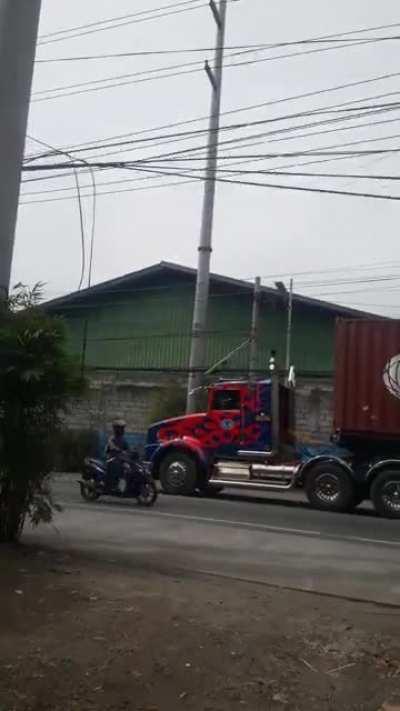 Filipino getting hyped by Optimus Prime (Parody)