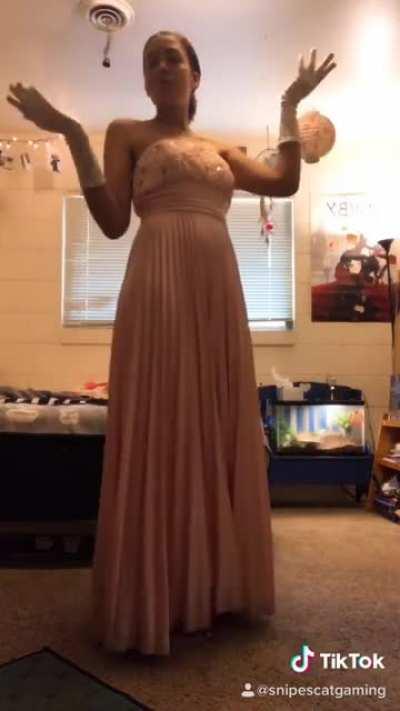 (OC) Tried on my prom dress and I still love it!