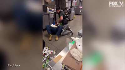 A robber in California gets beaten by 7-11 employees until he starts crying!