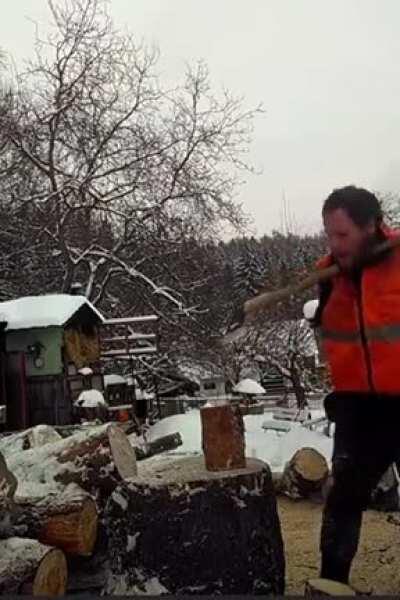 An armless lumberjack in action