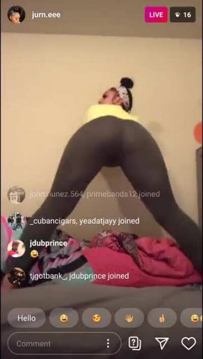 Jurn.eee twerking on her IG live😍😍