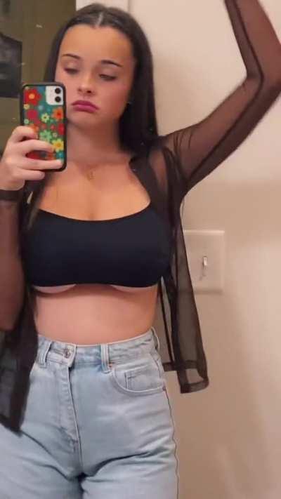 Underboob