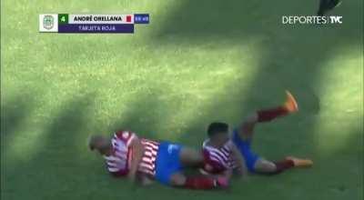 Double tackle in Honduran Football - Marathón vs Olimpia