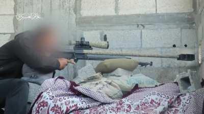 Sniper shot pierces enemy soldier critical hit spot 