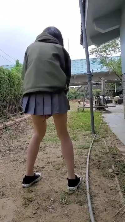 ðŸ”¥ Japanese Girl Rips Out Anal Beads in Public : BunniesCo...