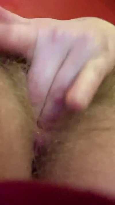 Fingering my big meaty hairy pussy 🥺