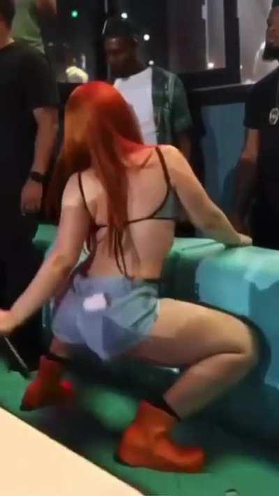 She shaking dat shit 🍑