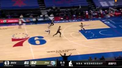 [Highlight] Ben Simmons gets the steal and throws down a monster dunk