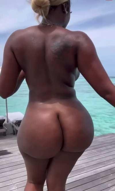 I don’t care what anyone says this is the best booty on the planet