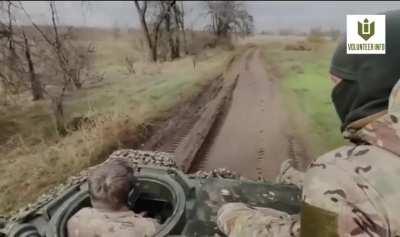 Soldiers are mastering the M113. Driving skills are essential so that in any situation, every medic with a CASEVAC kit can take the wheel and evacuate wounded fighters from the battlefield. Ukraine expresses deep gratitude to the United States U.S. Army f