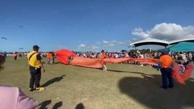 WCGW flying a kite in a windy day