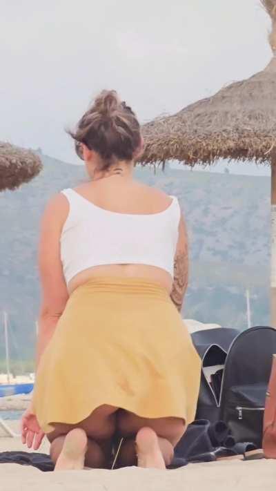 Caught Public Upskirt Pussy At The Beach Caughtxxxpu