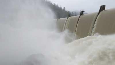 Clementine Dam at 25k cfs 12/31/22