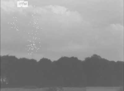 Operation 'Charnwood' is preceded by a RAF bombardment on the northern outskirts of Caen. In the video we can see pathfinders marking the area to be bombed. 07/07/1944