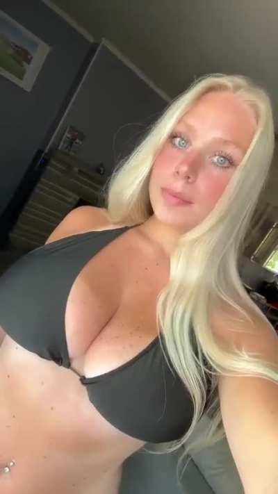 @Your.favorite.blonde222 