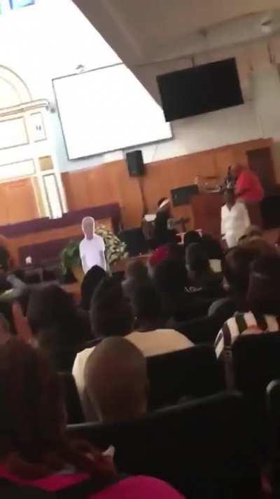 Beamteam shouting “Fuck Sanegang” at 30 funeral