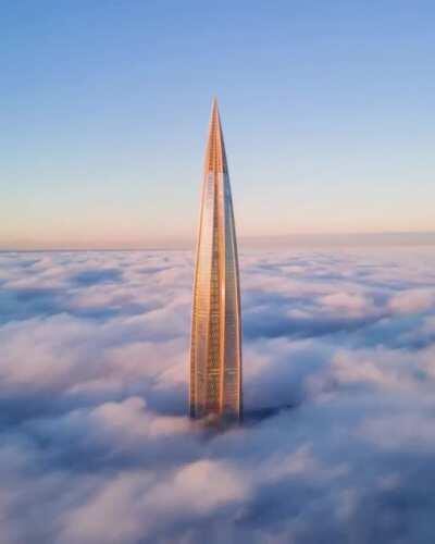 Time-lapse of a skyscraper in the fog