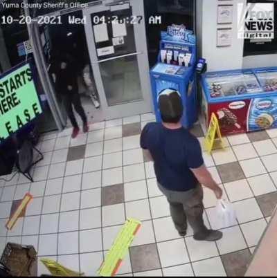 Former member of the marines disarms and makes an armed robber run away