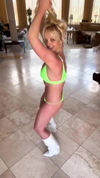 Britney Spears: Bikini 7/25