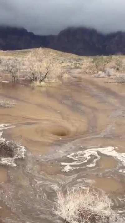 🔥 Whirlpools forming in the deserts around Las Vegas after heavy rains 🔥